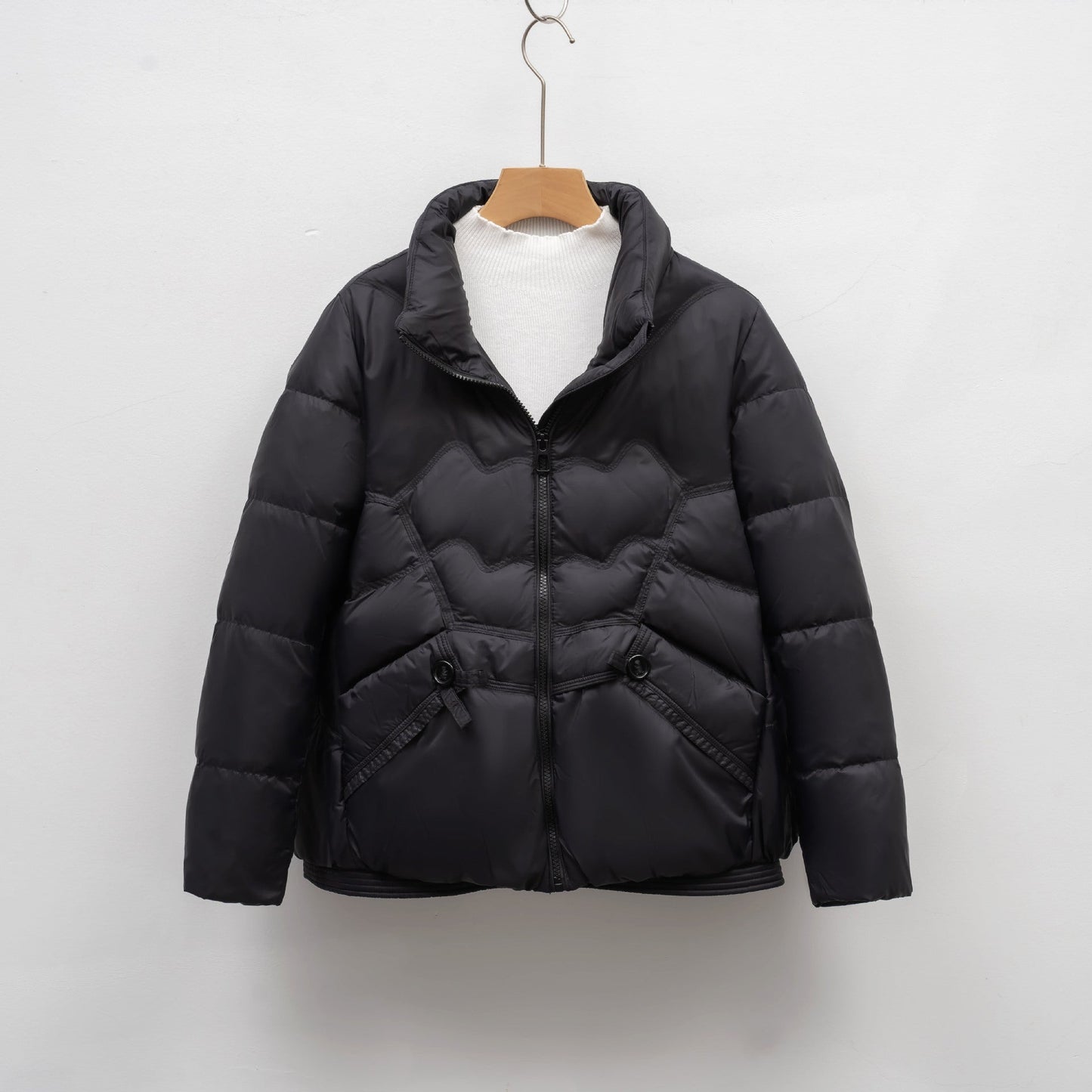 Damen Steppjacke mit hohem Kragen und Knopfdetails 4