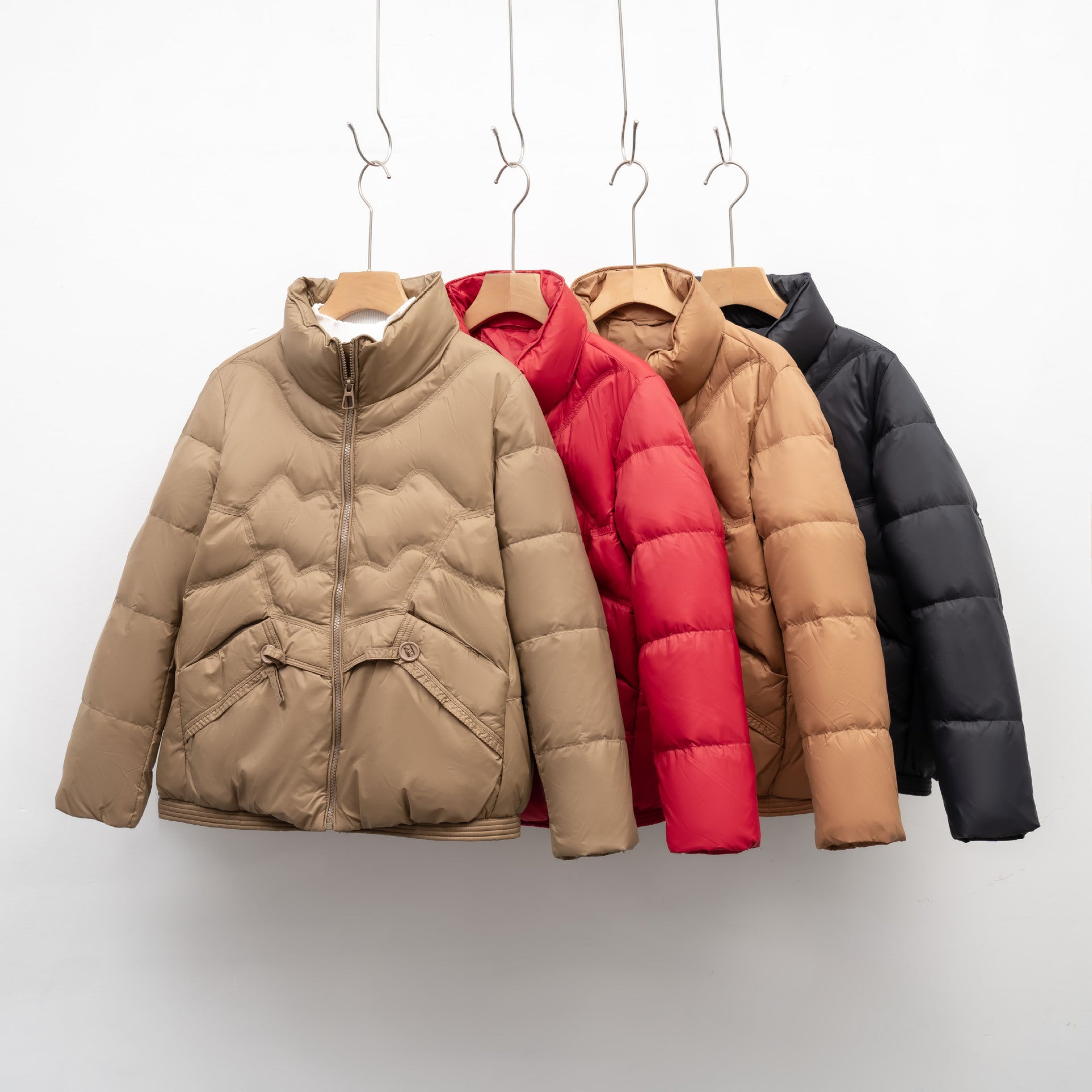 Damen Steppjacke mit hohem Kragen und Knopfdetails 1