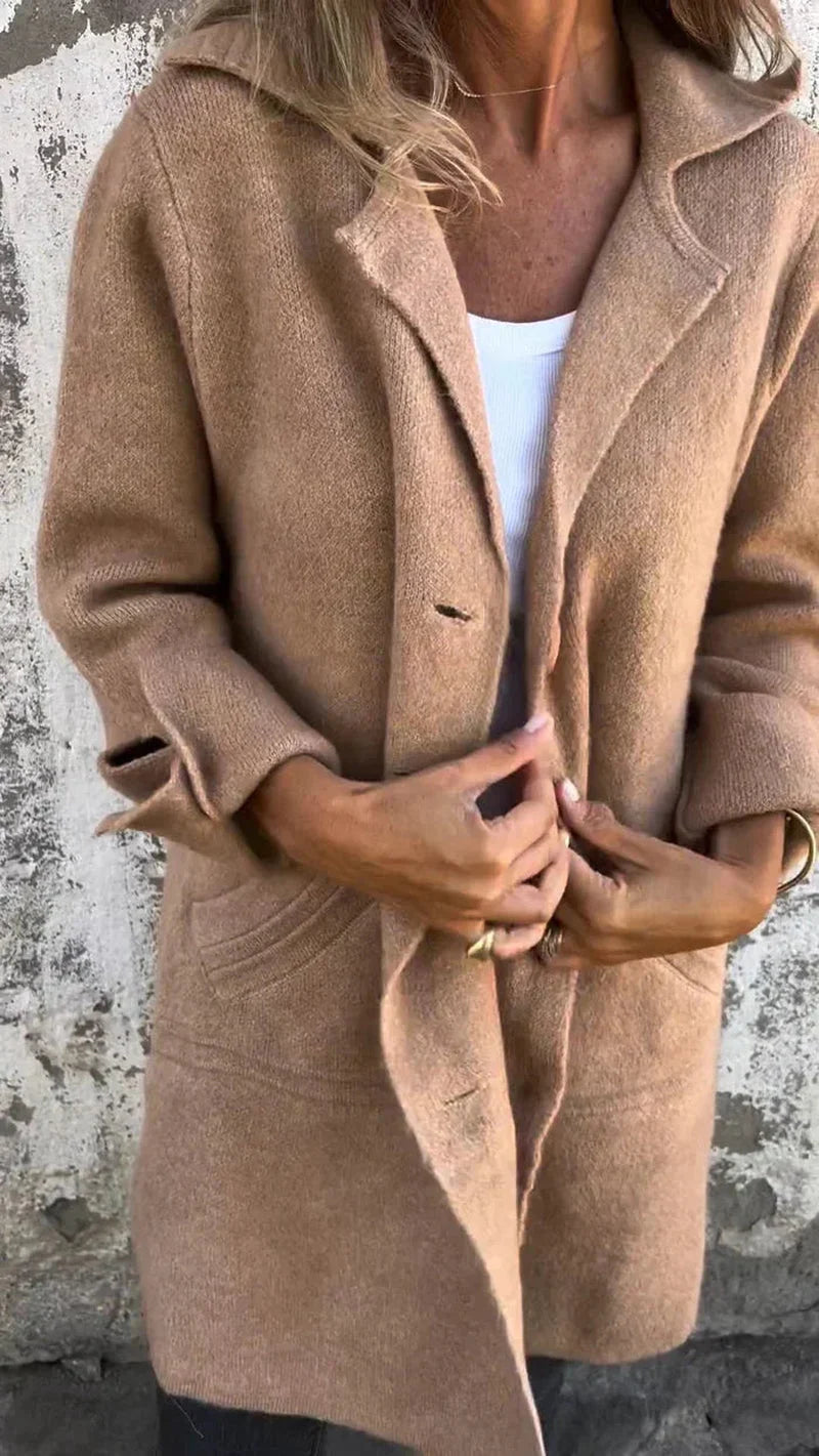 Damenmantel Sorella | Mittellanger Wintermantel mit Knopfleiste 3