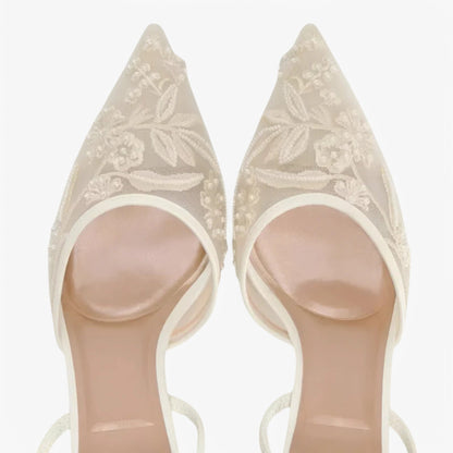 Diana | Elegante spitze Pumps mit Blumenstickerei und Komfort 1