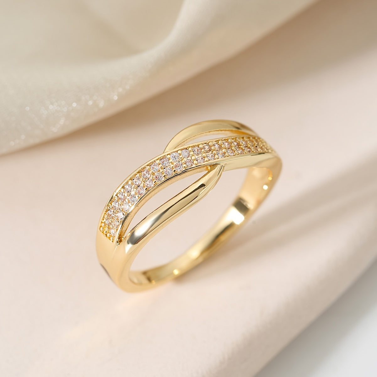 Goldfarbener Crossover-Ring | Damenring mit Funkelnden Steinen 0
