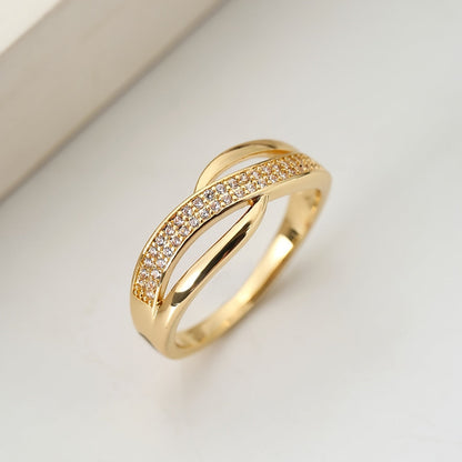 Goldfarbener Crossover-Ring | Damenring mit Funkelnden Steinen 1