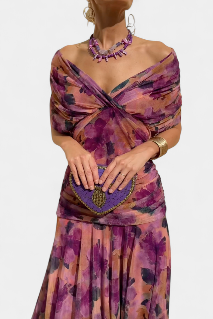 Iselina | Elegantes Maxikleid mit V-Ausschnitt und fließenden Ärmeln 8