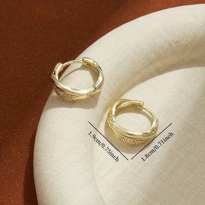 Kara | Ohrringe Silber mit Zirkonia im Minimalistischen Design 3