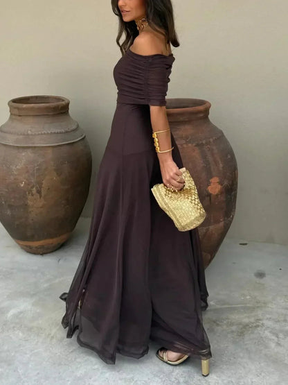 Langes Kleid mit nackten Schultern in Schokoladenbraun 1