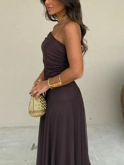 Langes Kleid mit nackten Schultern in Schokoladenbraun 3