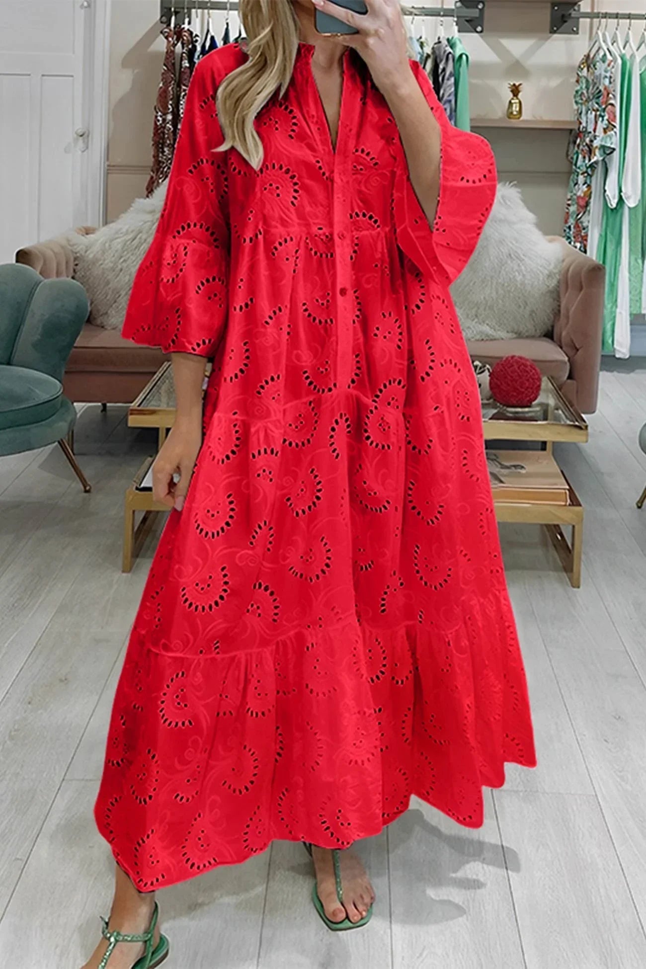 Langes Sommerkleid mit V-Ausschnitt und 3/4-Ärmeln 1