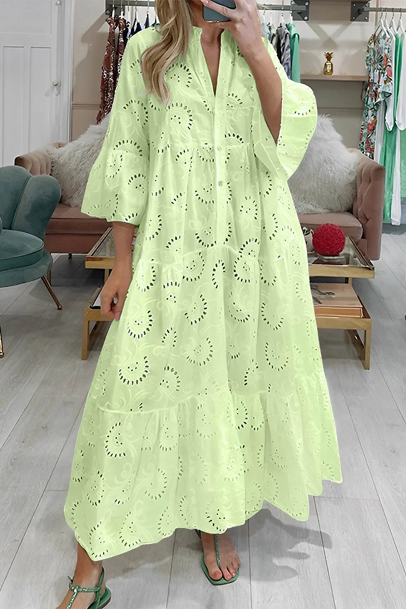Langes Sommerkleid mit V-Ausschnitt und 3/4-Ärmeln 4