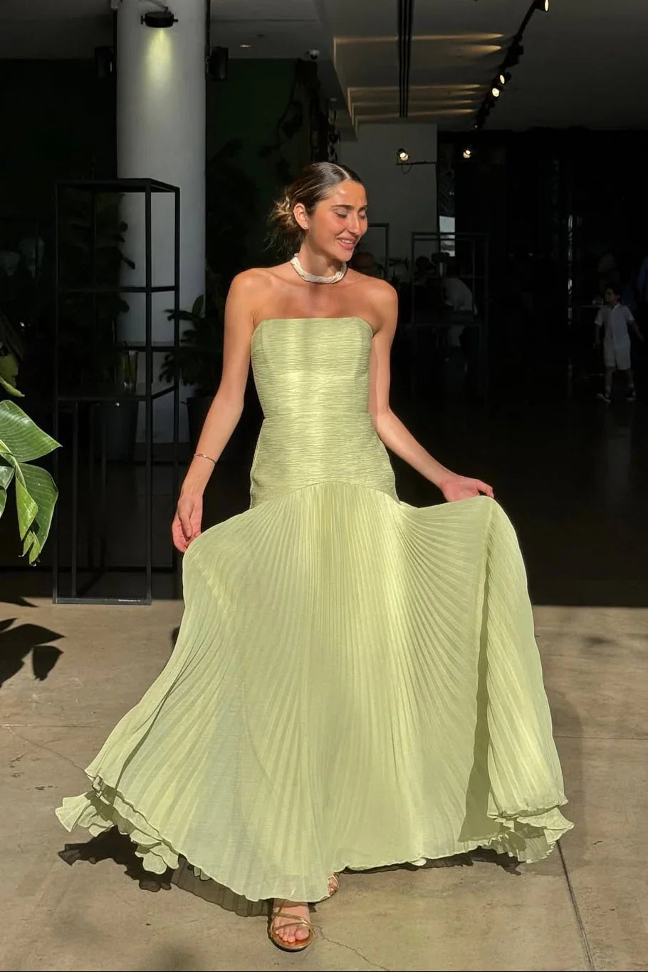Langes grünes Faltenkleid Damen | Elegantes Abendkleid 5