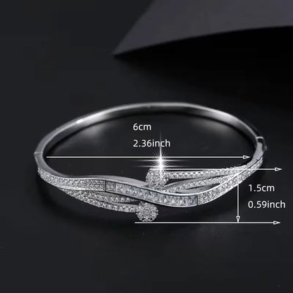 Olivia | Damenarmband mit Zirkonia-Akzenten Silberfarben 3