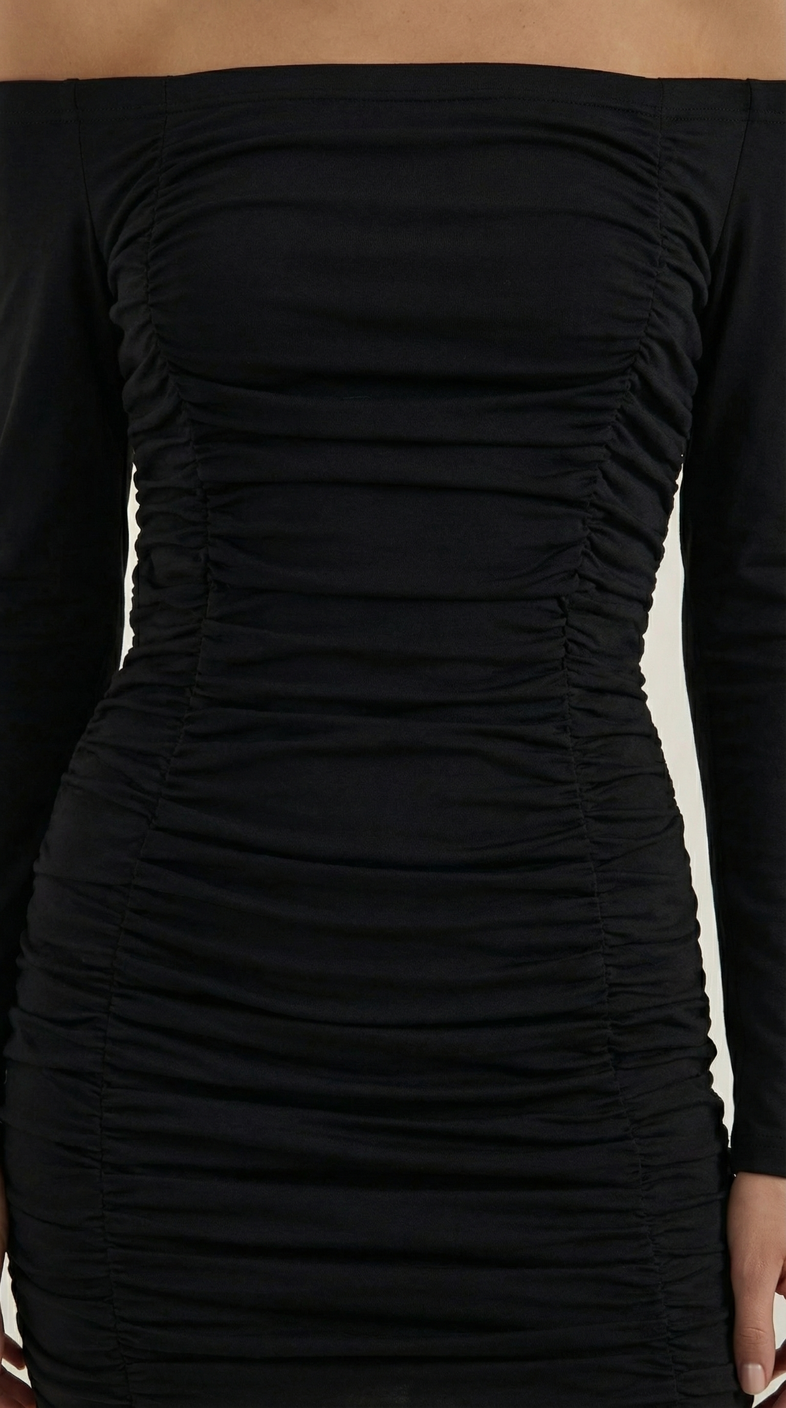 Yvette | Figurbetontes Minikleid mit langen Ärmeln 7